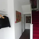 - Restaurant Uit De Kunst