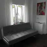 - Restaurant Uit De Kunst ויילן