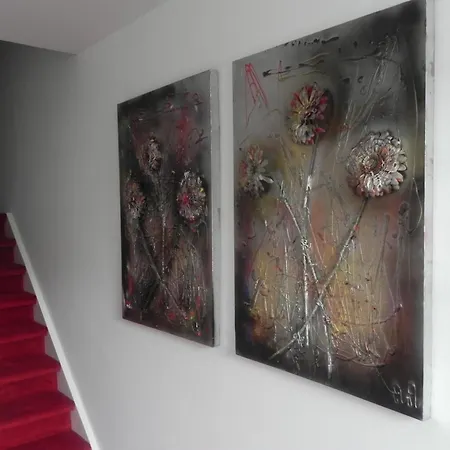 - Restaurant Uit De Kunst