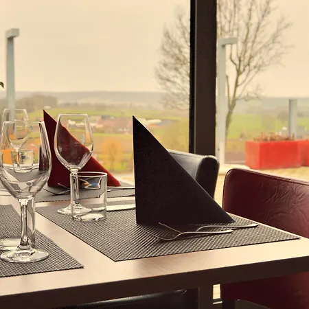 - Restaurant Uit De Kunst فِيْلين