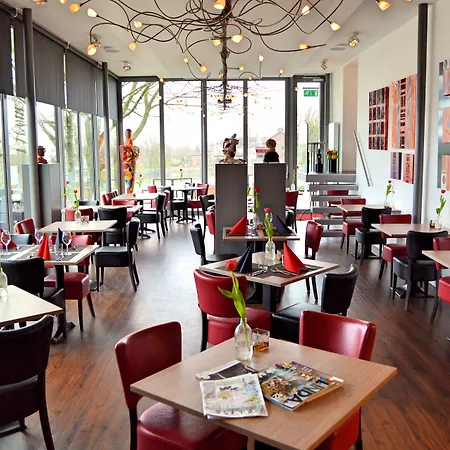 - Restaurant Uit De Kunst