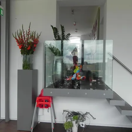 - Restaurant Uit De Kunst Hotel