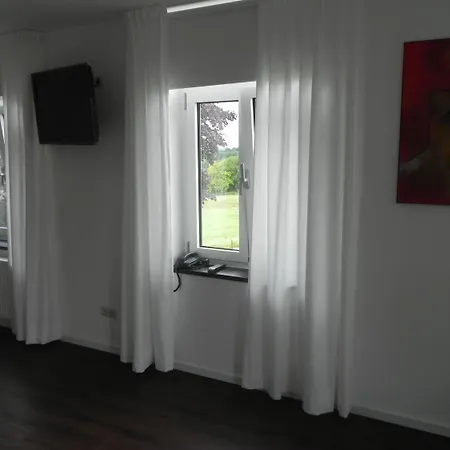 - Restaurant Uit De Kunst Hotel