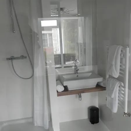 Hotel - Restaurant Uit De Kunst 3*