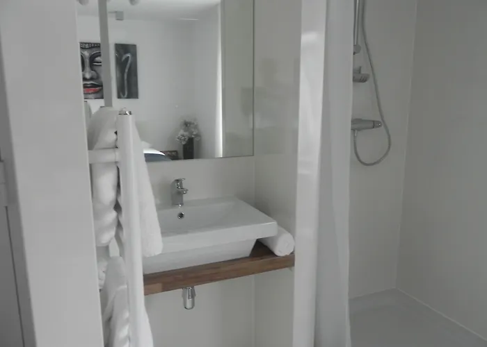 - Restaurant Uit De Kunst 3*