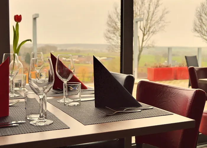 - Restaurant Uit De Kunst فِيْلين