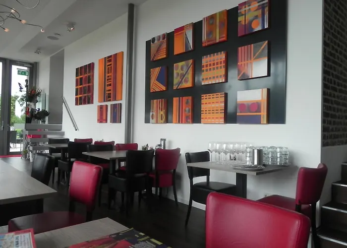 فندق - Restaurant Uit De Kunst فِيْلين